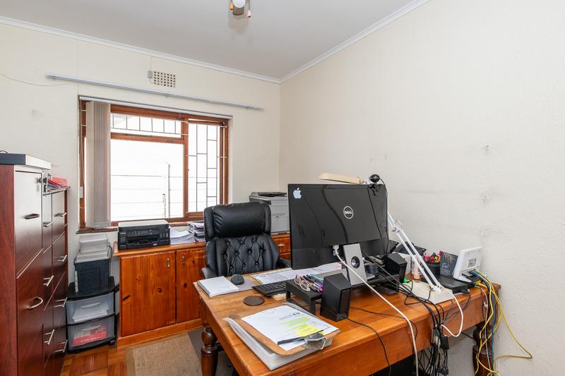 To Let 4 Bedroom Property for Rent in Meadowridge Western Cape